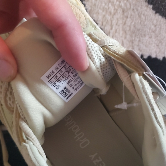 Yeezy Blush 500 - Picture 7 of 10